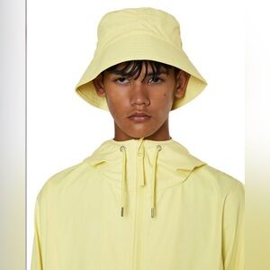 Rains bucket hat color straw size M-XL NWT